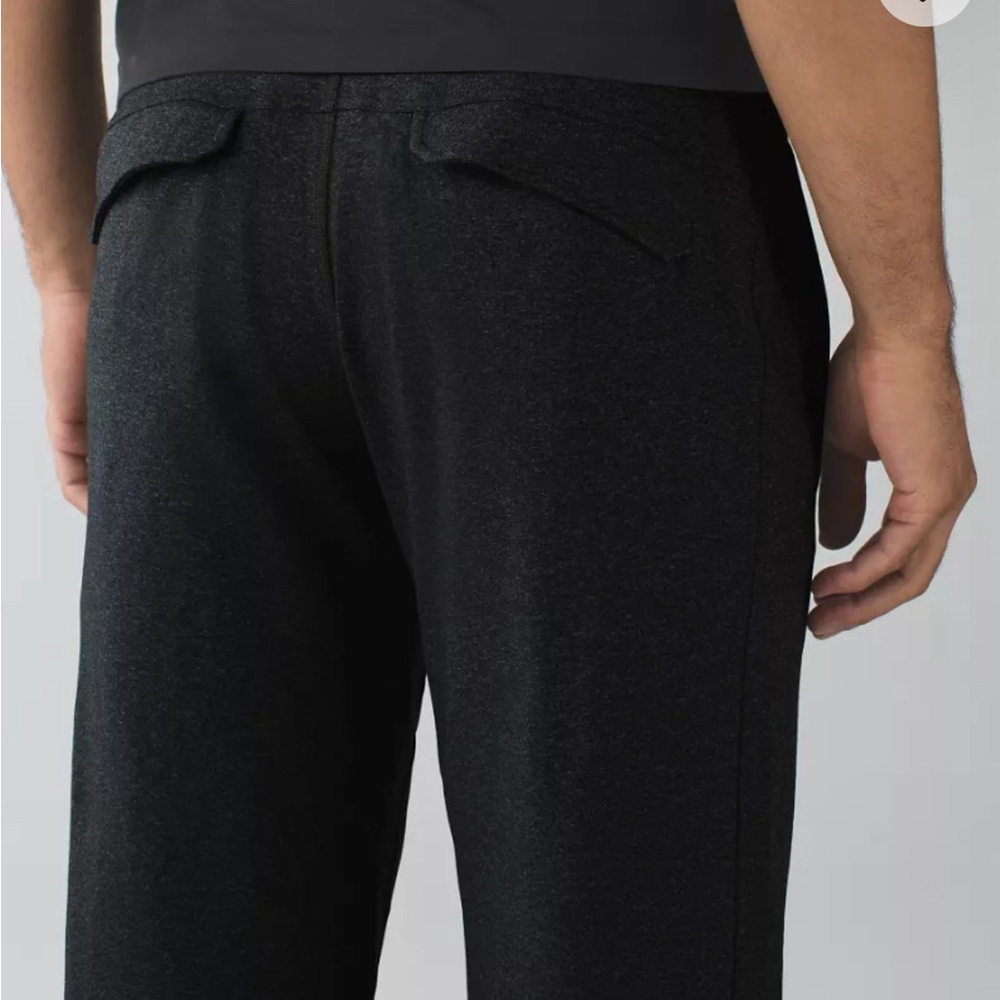 Lululemon kung fu pants, charcoal, gray men size regular small EUC